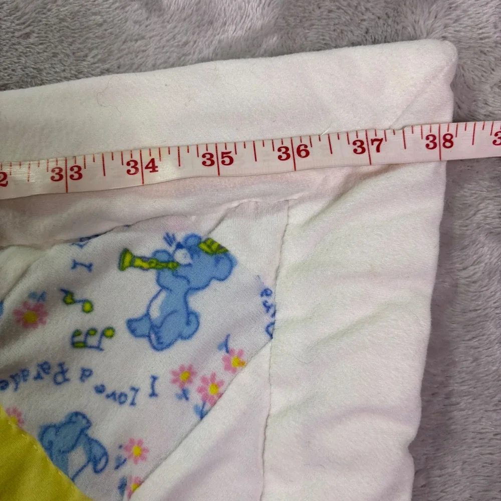 Vtg Unbranded Kids Baby Blanket OS White Yellow Blue Quilted Bear Parade Print